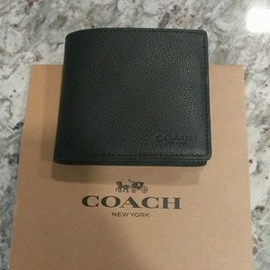 Coach mens wallet 100% authentic
